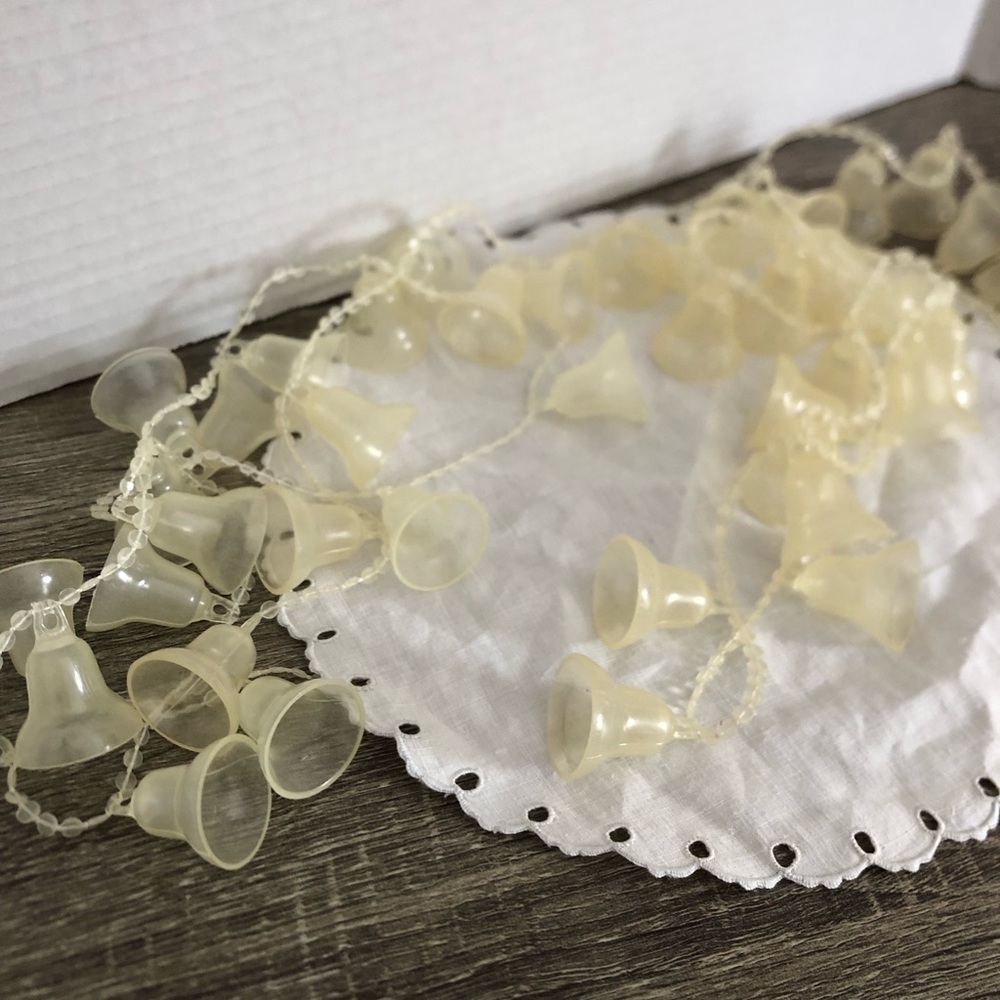 Vtg Cream Translucent Bell Holiday Garland